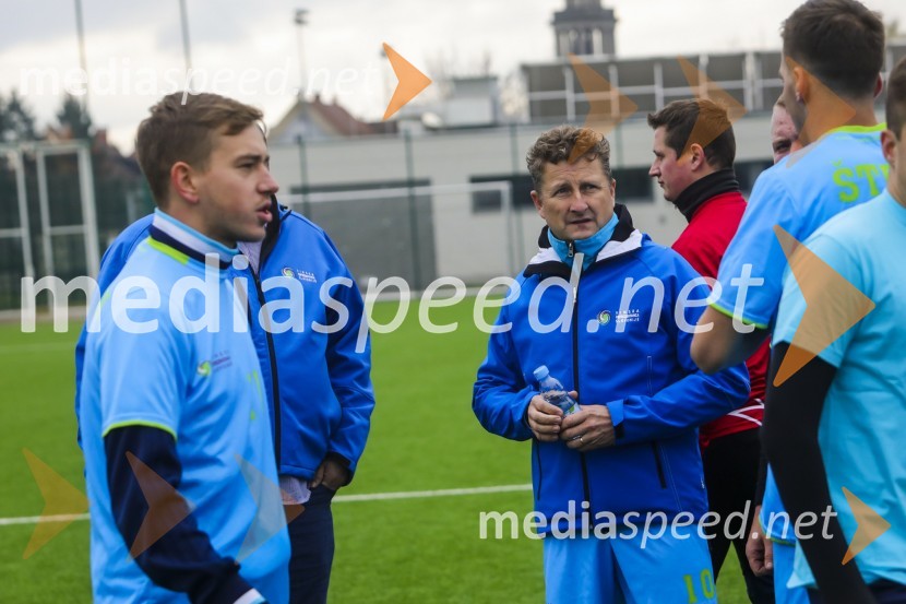  Mitja Sobočan, nogometaš Vinske reprezentance Slovenije;  Danilo Steyer,   vinar, Steyer Vina; vinski vitez, predsednik Vinske reprezentance SlovenijeVinska reprezentanca Slovenije proti reprezentanci Nemčije, prijateljska nogometna tekma