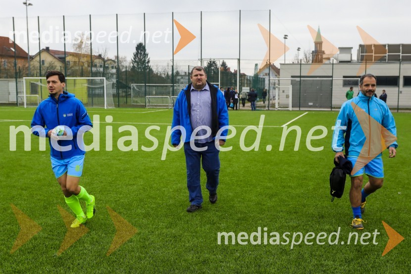  Tomaž Domenis, nogometaš Vinske reprezentance Slovenije;  Sebastjan Rojs, selektor Vinske reprezentance Slovenije;  Janko  Štrakl , nogometaš Vinske reprezentance SlovenijeVinska reprezentanca Slovenije proti reprezentanci Nemčije, prijateljska nogometna tekma