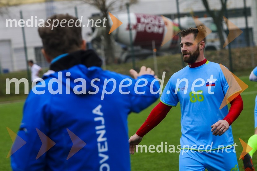  Danilo Steyer,   vinar, Steyer Vina; vinski vitez, predsednik Vinske reprezentance Slovenije;  Gregor Leber Vračko,  nogometaš Vinske reprezentance Slovenije Vinska reprezentanca Slovenije proti reprezentanci Nemčije, prijateljska nogometna tekma