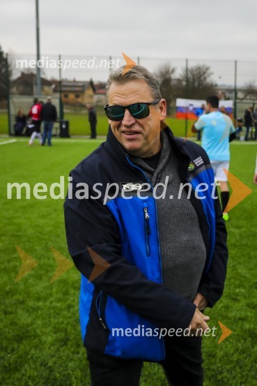  Stojan Ščurek, vinarstvo Ščurek, podpredsednik Vinske reprezentance SlovenijeVinska reprezentanca Slovenije proti reprezentanci Nemčije, prijateljska nogometna tekma