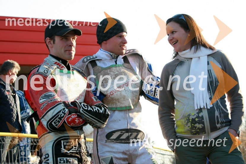 Jernej Kolenko, Matej Žagar (oba AMTK Ljubljana) in njegova sestra KatarinaSPEEDWAY DP posameznikov 2008 1. dirka, Skupina A