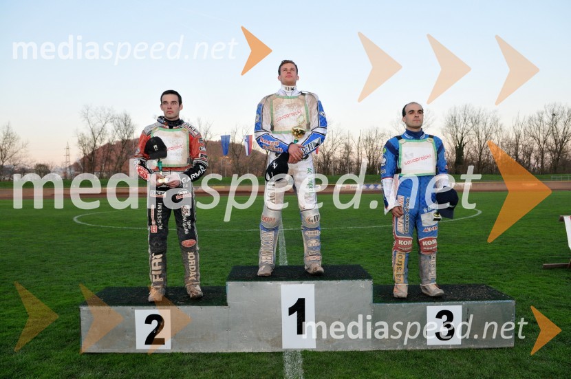 Jernej Kolenko (AMTK Ljubljana), Matej Žagar (AMTK Ljubljana) in Izak Šantej (AMD Krško)SPEEDWAY DP posameznikov 2008 1. dirka, Skupina A