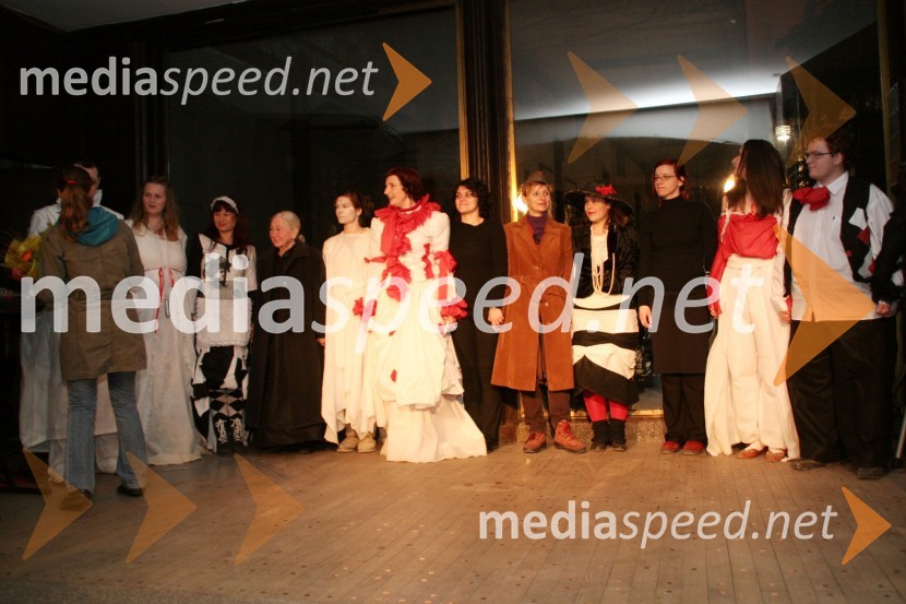 Igralska zasedba predstave Mesto vzdihljajevPremiera predstave Mesto vzdihljajev