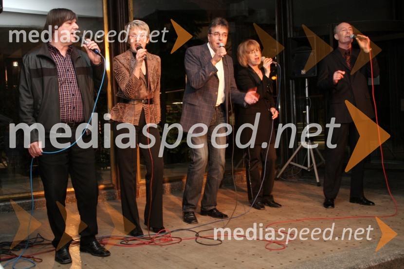 Ansambel Pepel in kriPremiera predstave Mesto vzdihljajev