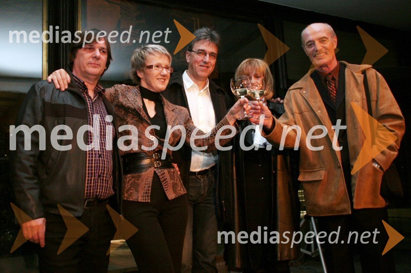 Ansambel Pepel in kriPremiera predstave Mesto vzdihljajev