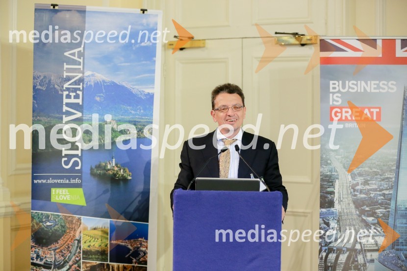 dr. Imre Balogh,  izvršni direktor in član uprave DUTBInvest in Slovenija, konferenca