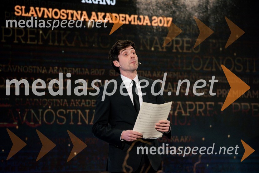  Tilen Artač, imitator, glasbenikS slavnostno akademijo obeležili praznik Mestne občine Kranj in zadnje leto županovanja Boštjana Trilarja