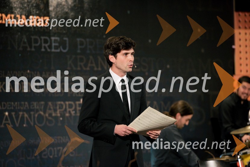  Tilen Artač, imitator, glasbenikS slavnostno akademijo obeležili praznik Mestne občine Kranj in zadnje leto županovanja Boštjana Trilarja