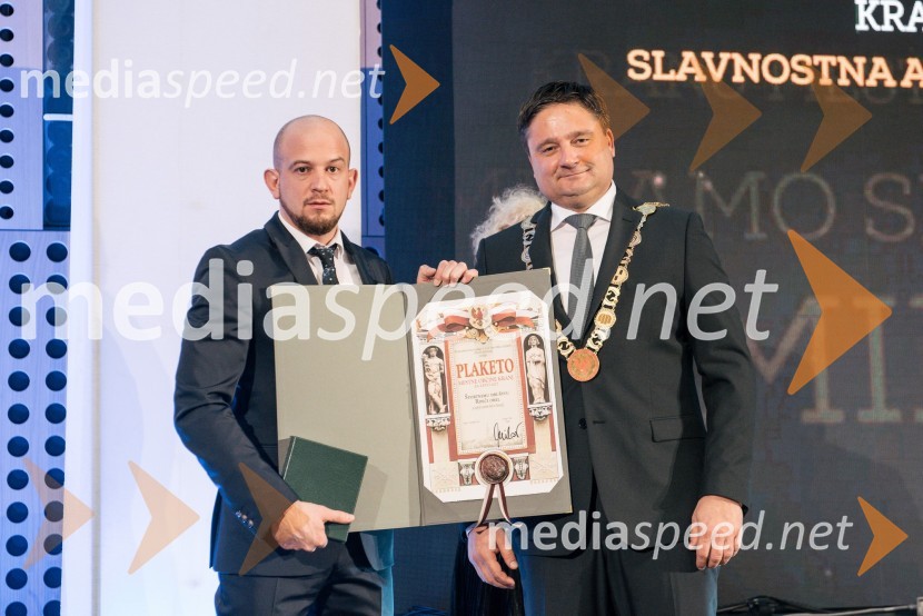  Neven Polajnar, Društvo Rdeči orel;  Boštjan Trilar, župan mestne občine KranjS slavnostno akademijo obeležili praznik Mestne občine Kranj in zadnje leto županovanja Boštjana Trilarja