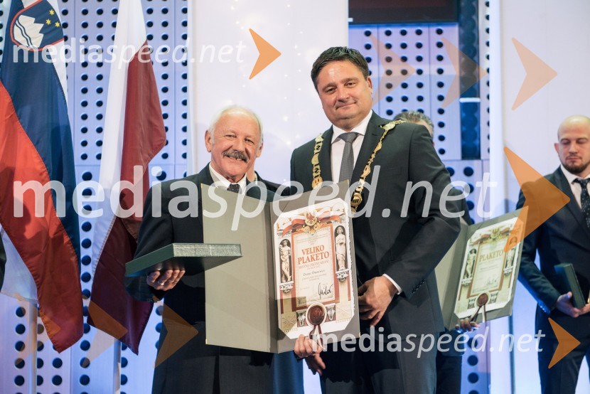  Peter Drinovec;  Boštjan Trilar, župan mestne občine KranjS slavnostno akademijo obeležili praznik Mestne občine Kranj in zadnje leto županovanja Boštjana Trilarja