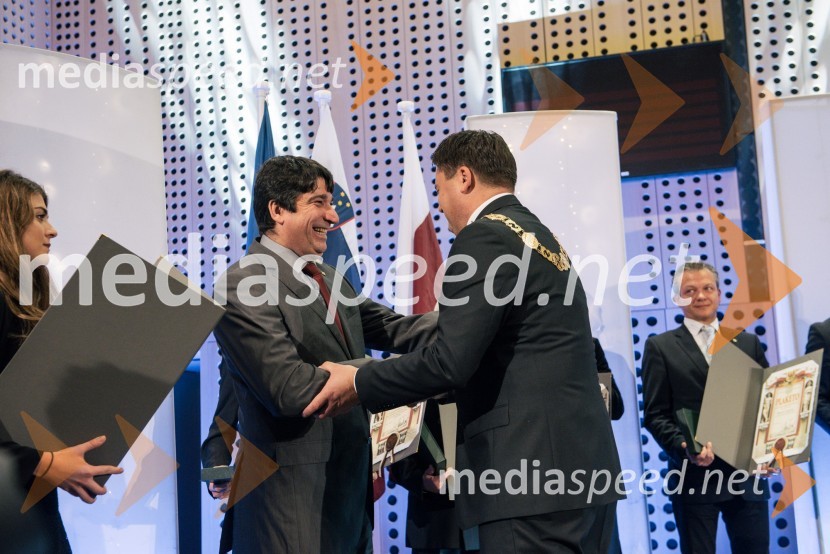  Beno Fekonja, NK Triglav Kranj;  Boštjan Trilar, župan mestne občine KranjS slavnostno akademijo obeležili praznik Mestne občine Kranj in zadnje leto županovanja Boštjana Trilarja