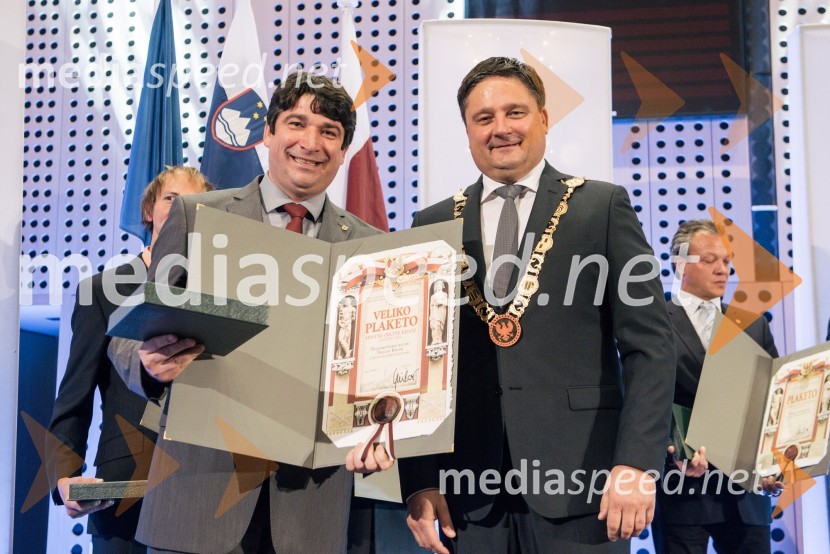  Beno Fekonja, NK Triglav Kranj;  Boštjan Trilar, župan mestne občine KranjS slavnostno akademijo obeležili praznik Mestne občine Kranj in zadnje leto županovanja Boštjana Trilarja