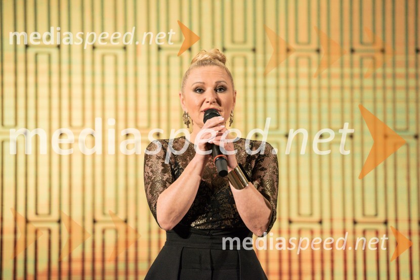  Nuša Derenda, pevkaS slavnostno akademijo obeležili praznik Mestne občine Kranj in zadnje leto županovanja Boštjana Trilarja