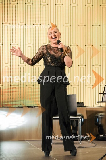  Nuša Derenda, pevkaS slavnostno akademijo obeležili praznik Mestne občine Kranj in zadnje leto županovanja Boštjana Trilarja