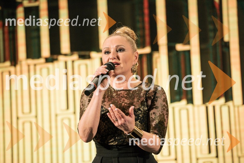  Nuša Derenda, pevkaS slavnostno akademijo obeležili praznik Mestne občine Kranj in zadnje leto županovanja Boštjana Trilarja