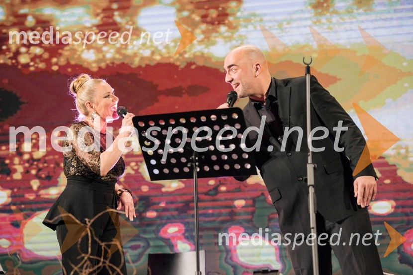  Nuša Derenda, pevka;  Matej Rihtar, glasbenikS slavnostno akademijo obeležili praznik Mestne občine Kranj in zadnje leto županovanja Boštjana Trilarja