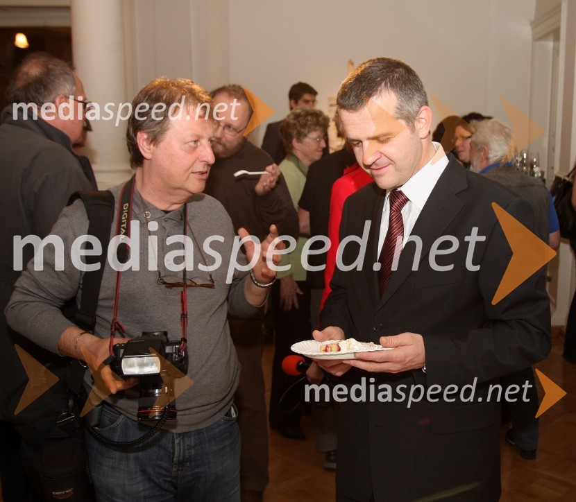 Janko Rath, fotograf Večera in Uroš Skuhala, direktor ČZP VečerPrireditev ob 70-letnici Večerovega Totega lista
