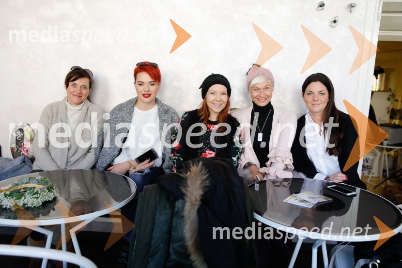  ... ;  ... ;  Irena Jalšovec Kogoj - Regina, pevka;  Barbra Drnač, novinarka;  ... Predstavitev nove kozmetične linije Barnängen