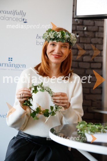  Mojca Mavec, voditeljicaPredstavitev nove kozmetične linije Barnängen