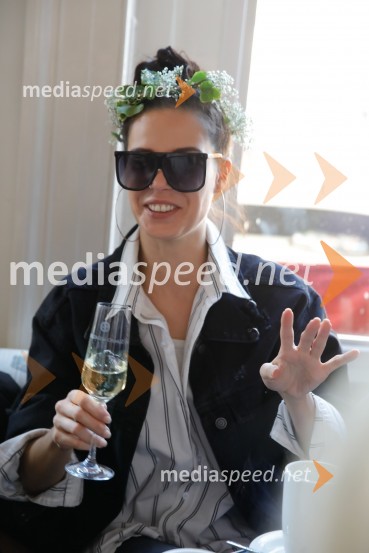  Ula  Furlan, igralka, voditeljicaPredstavitev nove kozmetične linije Barnängen