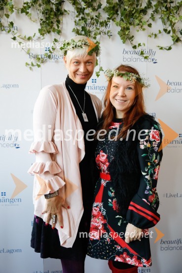  Barbra Drnač, novinarka;  Irena Jalšovec Kogoj - Regina, pevkaPredstavitev nove kozmetične linije Barnängen