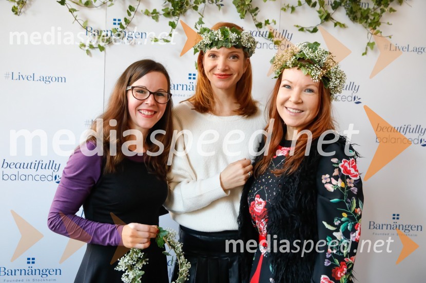  ... ;  Mojca Mavec, voditeljica;  Irena Jalšovec Kogoj - Regina, pevkaPredstavitev nove kozmetične linije Barnängen