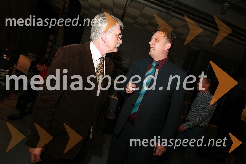 Petar Radović, odgovorni urednik razvedrilnega programa na TV Slovenija in Igor Pirkovič, namestnik generalnega direktorja RTV SlovenijaSlovenska polka in valček 2008