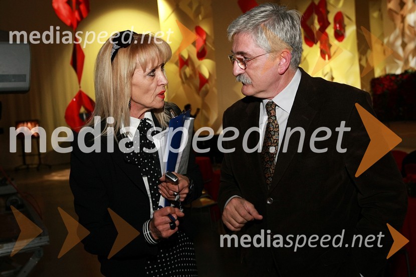 Božena Zabret, organizatorka na RTV Slovenija in Petar Radović, odgovorni urednik razvedrilnega programa na TV SlovenijaSlovenska polka in valček 2008