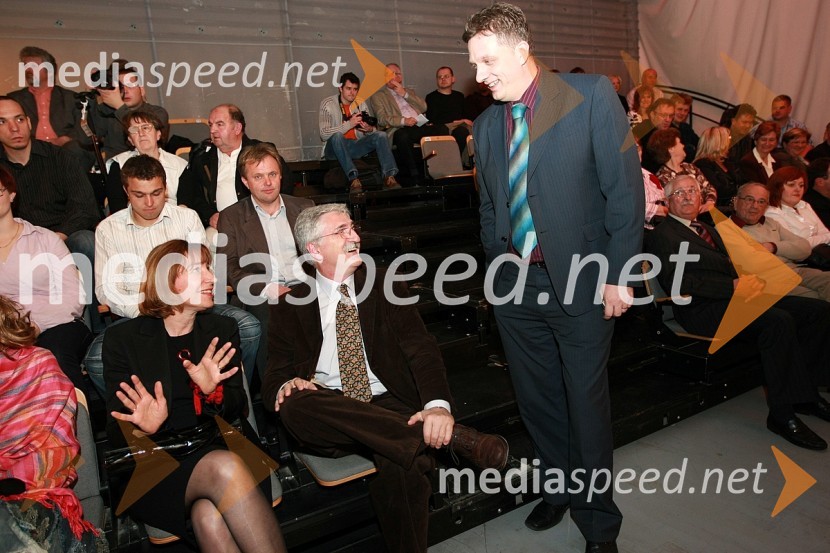 Mojca Menart, odgovorna urednica Založbe kaset in plošč RTV Slovenija, Petar Radović, odgovorni urednik razvedrilnega programa na TV Slovenija in Igor Pirkovič, namestnik generalnega direktorja RTV SlovenijaSlovenska polka in valček 2008