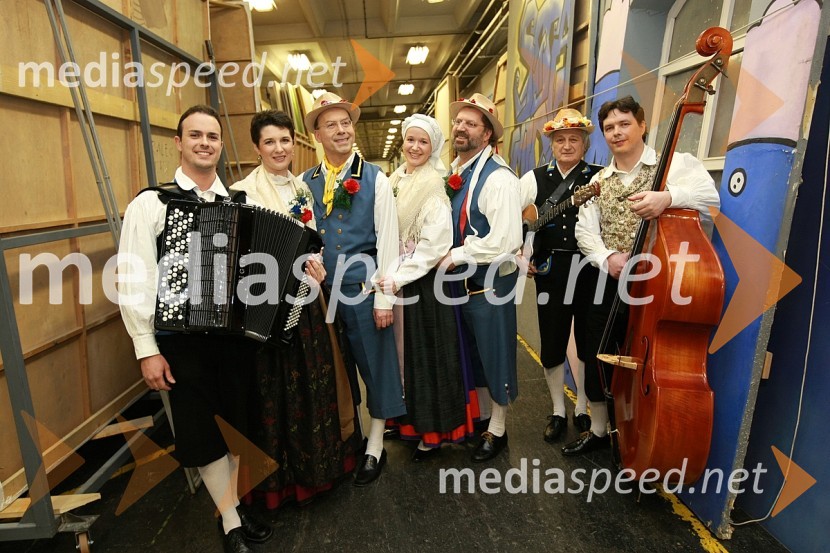 Ansambel Ano ur'co al' pej dvej: Igor Zobin, Marta Fabriš, Igor Košuta, Sara Jeblašček, Boris Košuta, Tulio Možina in Peter KukSlovenska polka in valček 2008