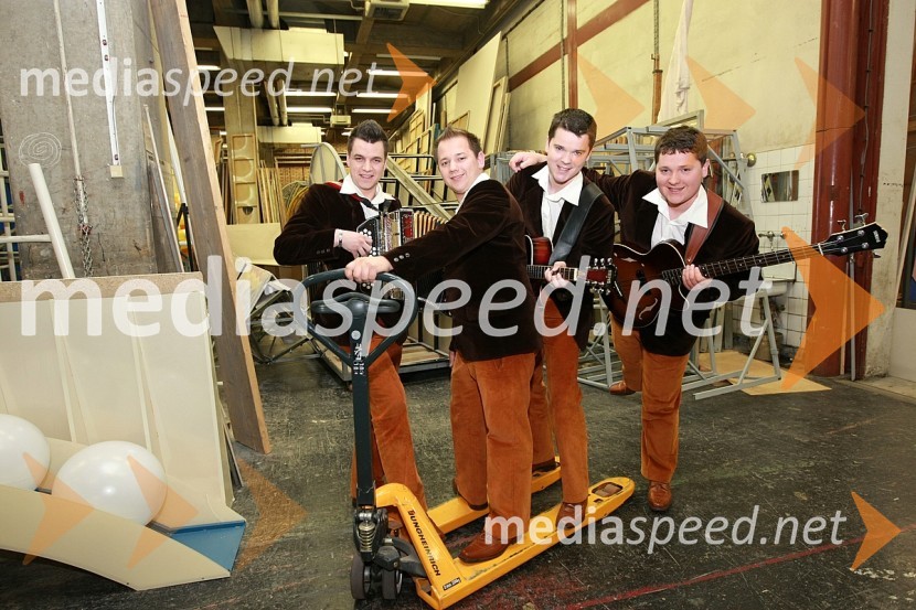 Ansambel Novi spomini: Klemen Hribar, Jože Mikec, Denis Barbo in Rok BarboSlovenska polka in valček 2008