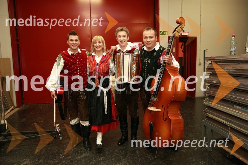 Ansambel Jerneja Kolarja: Bojan Kene, Klavdija Mulan, Jernej Kolar in Miran BevcSlovenska polka in valček 2008