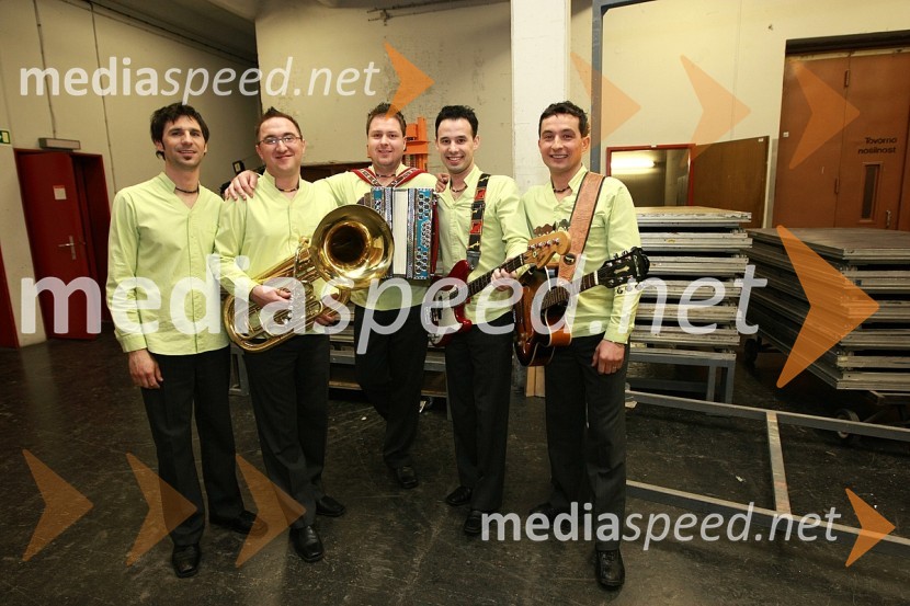Ansambel Spev: Marko Berzelak, Edo Rednak, Erik Hribernik, Boštjan Mežnar in Kristijan KolencSlovenska polka in valček 2008
