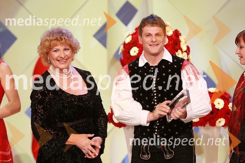 Jožica Svete, pevka in Dušan Štriker, ansambel Tapravih 6Slovenska polka in valček 2008