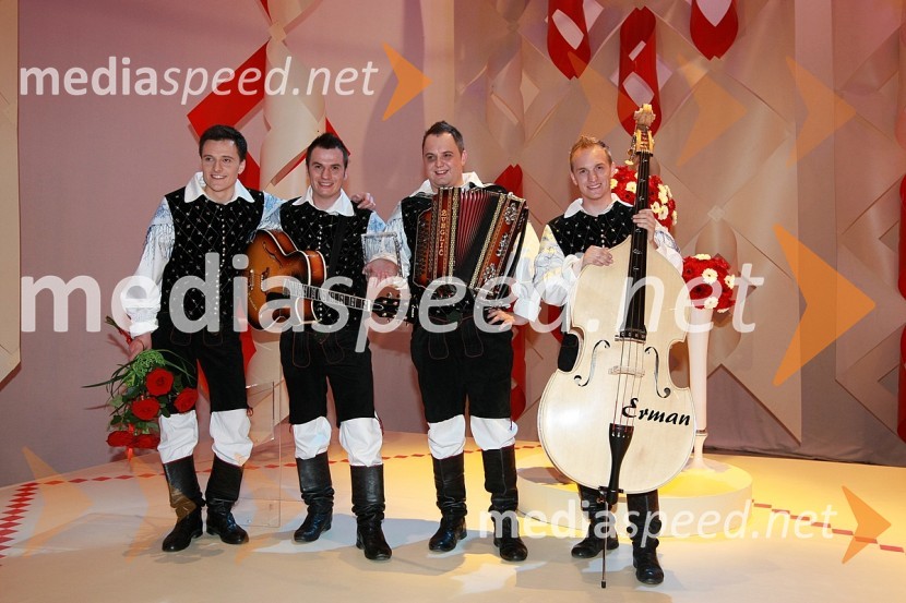 Ansambel Modrijani, dobitniki nagrad za najboljšo skladbo festivala in za naj slovenski valček 2008Slovenska polka in valček 2008