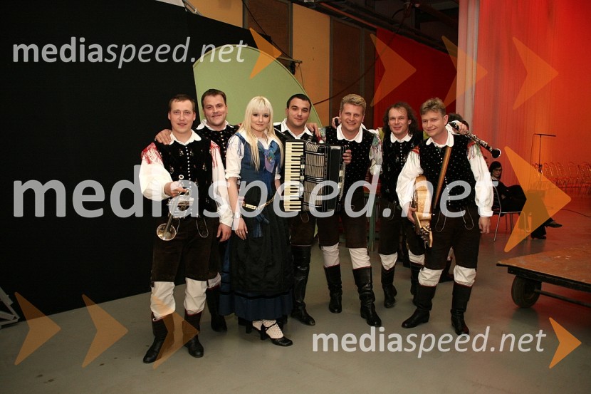 Ansambel Gorenjski kvintet: Grega Gubenšek, Ljubo Oberski, Saša Zamernik, Grega Korošec, Grega Gubenšek, Grega Vindiš, Klemen NovšakSlovenska polka in valček 2008