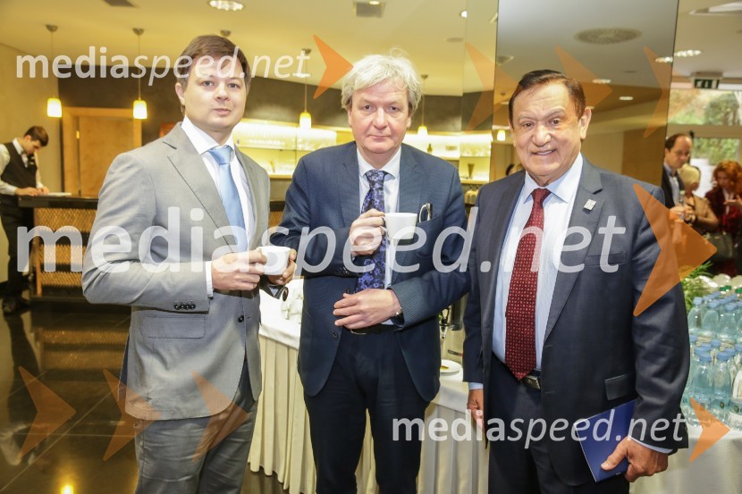  ... ; prof. dr. Zlatko Fras, specialist kardiolog; prof. dr.  Javier  Ruiz Aburto, dr. med.Simpozij srčnih kirurgov 2017