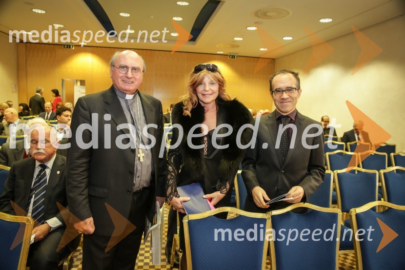 dr. Juliusz Janusz, apostolski nuncij;  Darja Kuhar Kotnik, soustanoviteljica in podpredsednica Društva za zdravje naroda; prof. dr. Danijel  Petrovič, dr. med.Simpozij srčnih kirurgov 2017