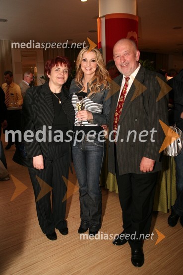 Cita Galič, glasbenica, Natalija Verboten, pevka in voditeljica festivala in Jože Galič, glasbenikSlovenska polka in valček 2008