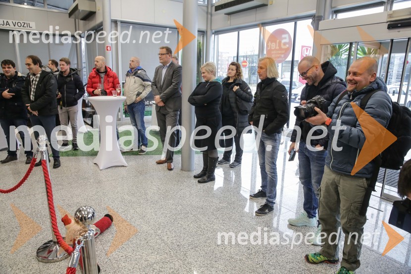  ... ;  ... ;  ... ;  Ciril Komotar, vloger Komotar Minuta;  ... Predpraznični sladki zajtrk AC Mobil