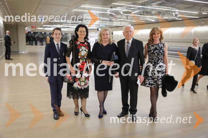  ... ;  ... ;  ... ;  ... ;  Darja Kuhar Kotnik, soustanoviteljica in podpredsednica Društva za zdravje narodaDržavna proslava ob dnevu samostojnosti in enotnosti