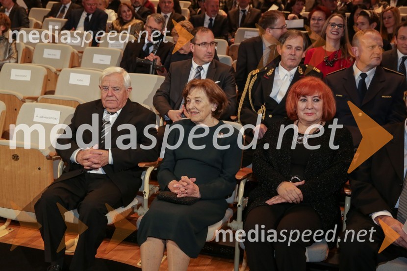  Milan Kučan, nekdanji predsednik Republike Slovenije;  Štefka Kučan;  Vlasta Nussdorfer, varuhinja človekovih pravicDržavna proslava ob dnevu samostojnosti in enotnosti