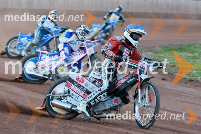 Ivan Vargek (Hrvaška), Matija Duh (AMD Krško), Renato Cvetko (SK Unia Goričan) in v ospredju Jernej Kolenko (AMTK Ljubljana)SPEEDWAY DP posameznikov 2008 2. dirka, Skupina A