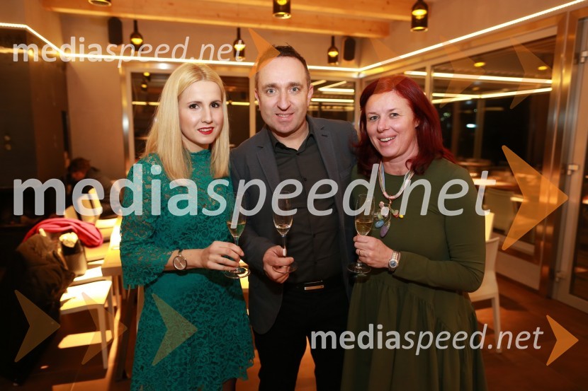  Natalija Cvetko, vodja projektov, Mediaspeed;  Borut  Cvetko, kreativni direktor, Mediaspeed;  Mihaela  Kopše, Hiša vina Doppler16. rojstni dan agencije Mediaspeed in prednovoletno druženje