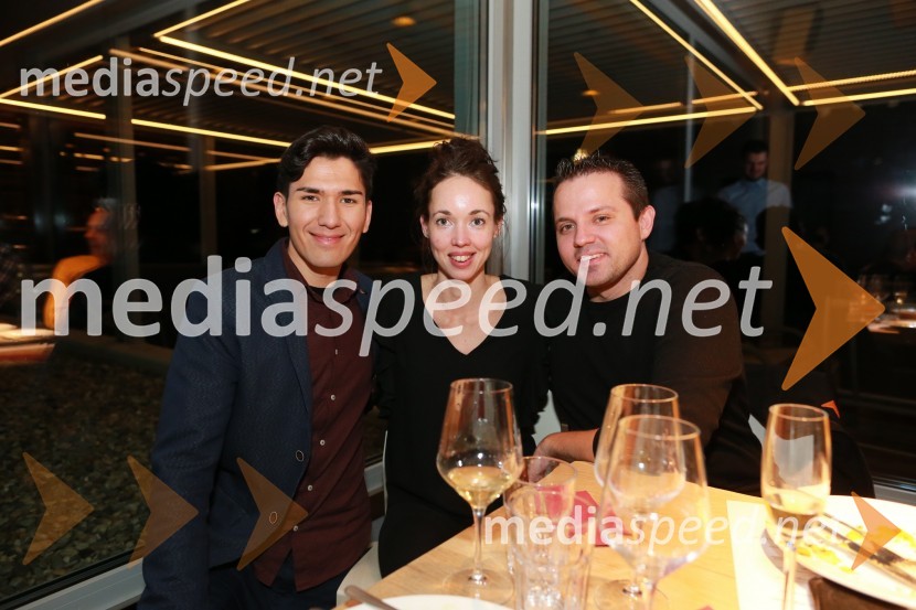  Max Verderber, fotograf;  Andreja Breznik, Mediaspeed;  Sandi Fišer, fotograf, Mediaspeed16. rojstni dan agencije Mediaspeed in prednovoletno druženje