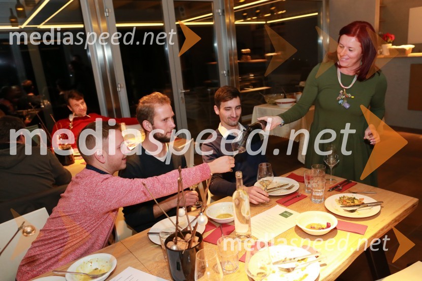  Vid Rotar, fotograf;  Martin Jesih, FotoBox;  Tomaž Ogrizek, FotoBox;  Mihaela  Kopše, Hiša vina Doppler16. rojstni dan agencije Mediaspeed in prednovoletno druženje