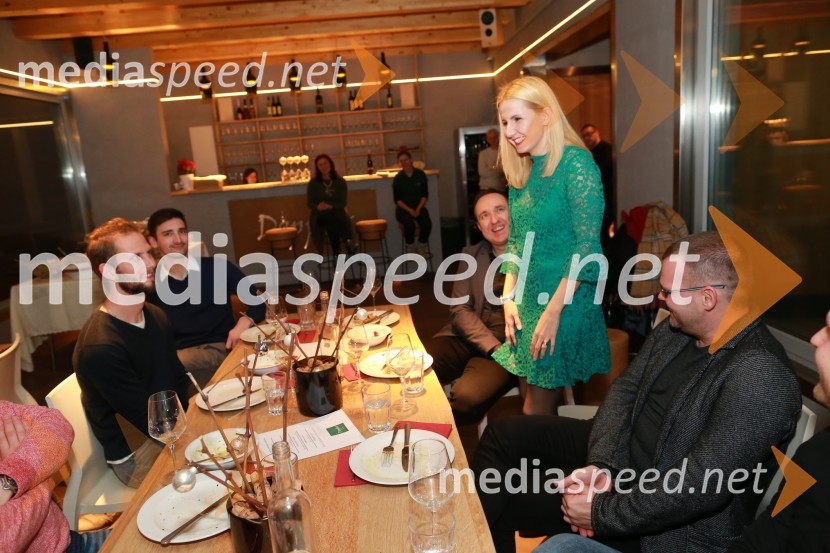  Natalija Cvetko, vodja projektov, Mediaspeed16. rojstni dan agencije Mediaspeed in prednovoletno druženje