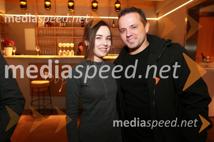  Andreja  Barbarič;  Sandi Fišer, fotograf, Mediaspeed16. rojstni dan agencije Mediaspeed in prednovoletno druženje