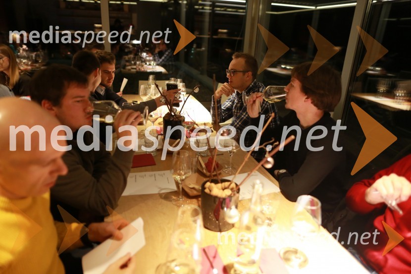 Mediaspeed 16. rojstni dan in prednovoletno druženje16. rojstni dan agencije Mediaspeed in prednovoletno druženje