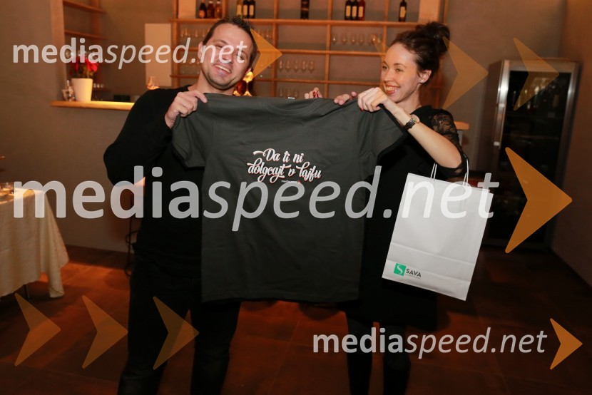  Sandi Fišer, fotograf, Mediaspeed;  Andreja Breznik, Mediaspeed16. rojstni dan agencije Mediaspeed in prednovoletno druženje